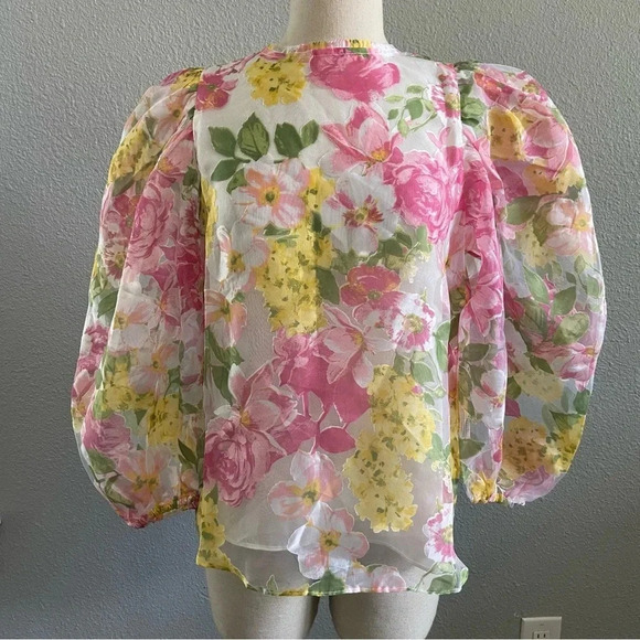 Olivaceous Bubble Sleeve Floral Top Size Medium NWT - Picture 2 of 7